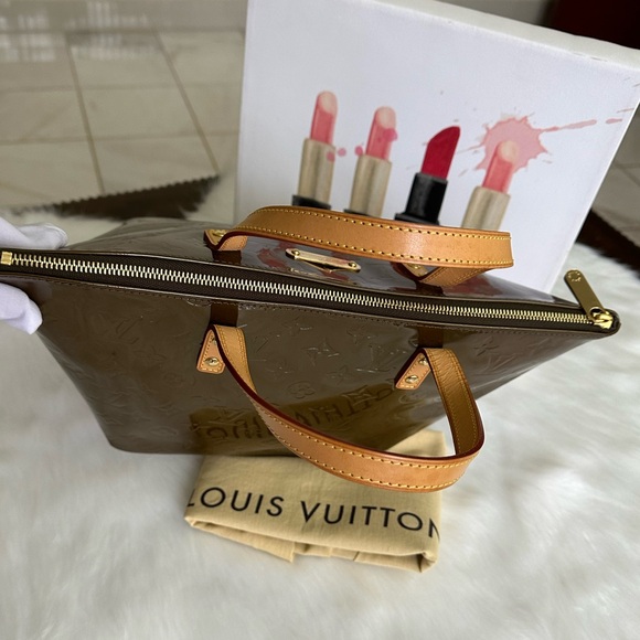 Beautiful Vernis - Picture 15 of 17